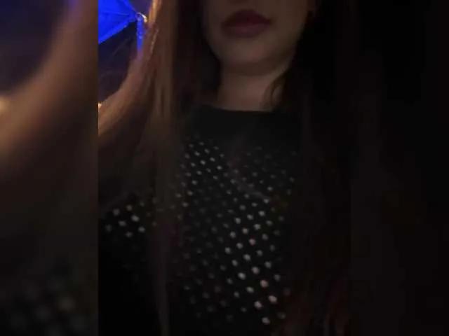 Alliina-leee on BongaCams 