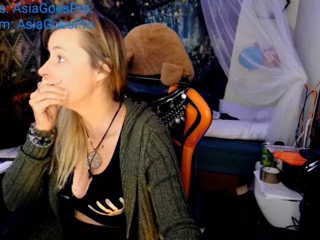 AsiaGoesPro on BongaCams 