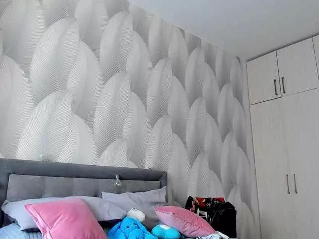 Freechat Bambiiiii on BongaCams