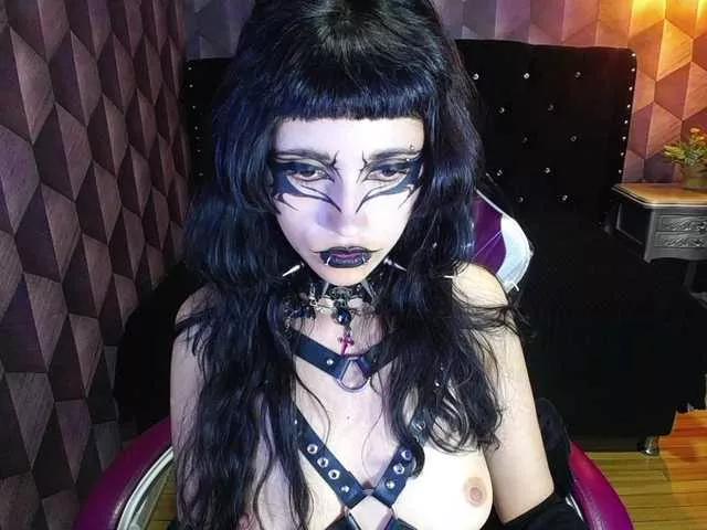 bathoryariax on BongaCams 