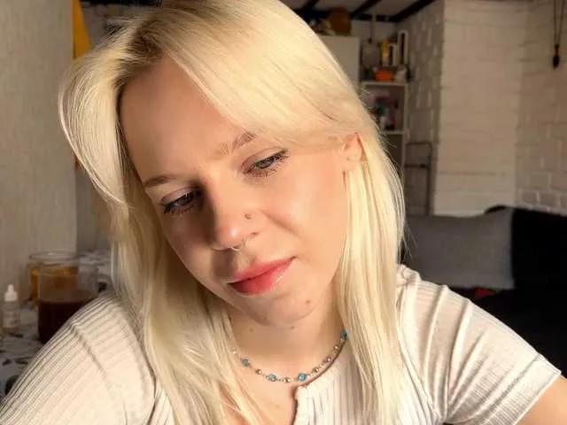 BongaCams ChelseaLascurain is Freechat ChelseaLascurain —  Slow sensual teasing
 Deep eye contact & good vibes
 Club rhythms & gentle moves
 Flirty talks that make her smile