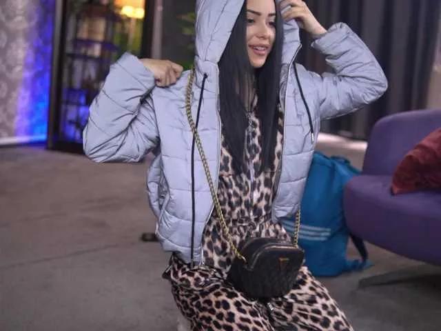 CherrySelena on BongaCams