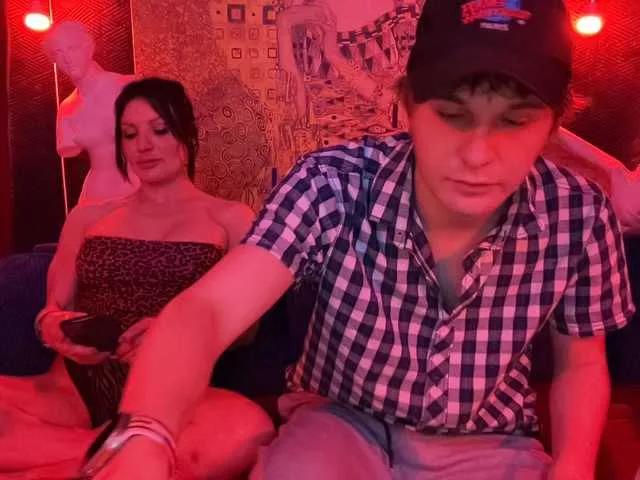 Coupleludique — manna= garcon aime discuter et ladynamit aime discuter et s'exhiber