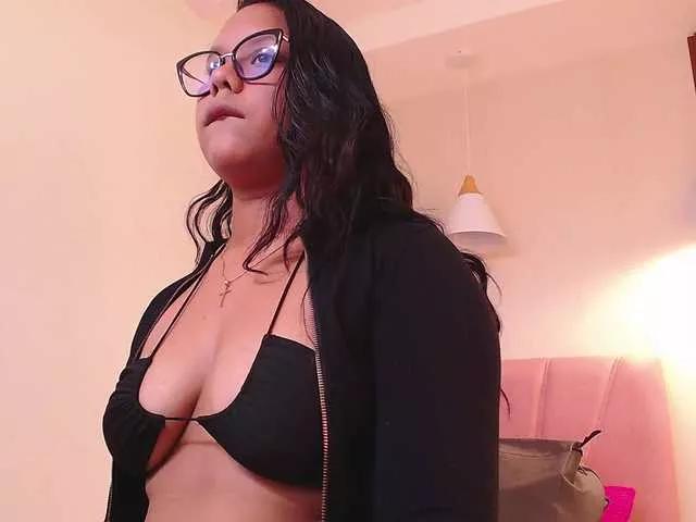 Daneshka-Heart on BongaCams 
