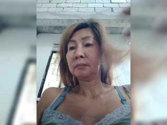 EllaStar on BongaCams 