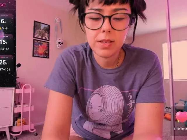 EveeLuna on BongaCams 