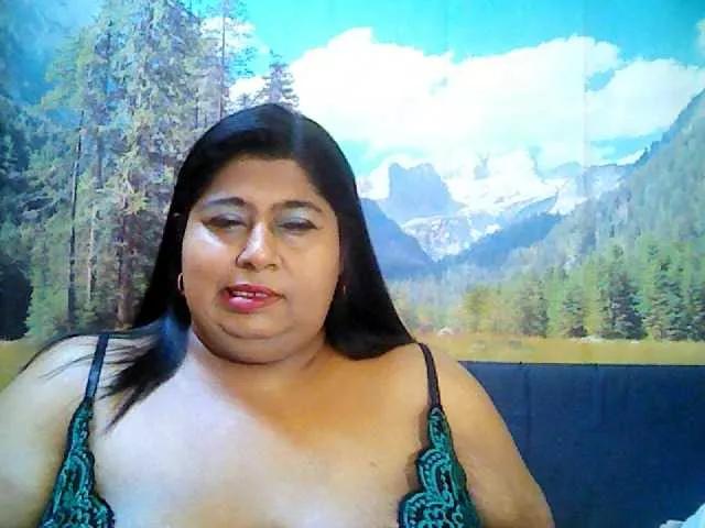 indianhoney on BongaCams 