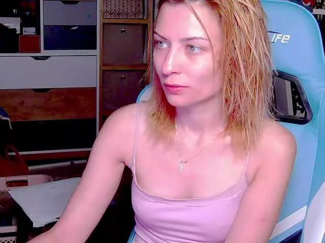 karo131324 on BongaCams 