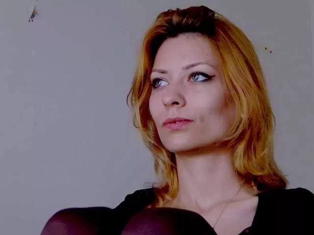 karo131324 on BongaCams 