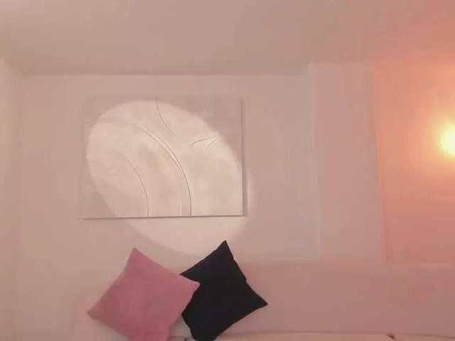 LelaWest on BongaCams 