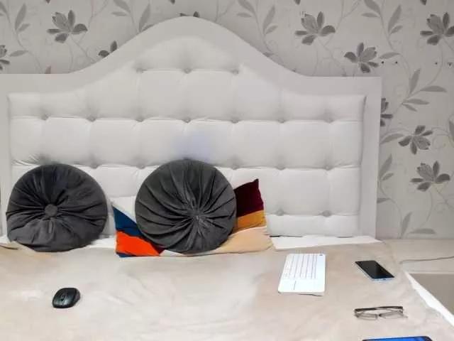 Lillyhott on BongaCams 