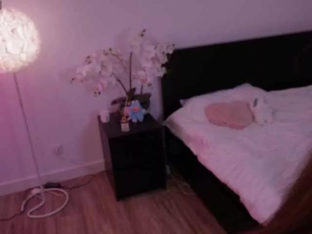 Freechat LilyColins on BongaCams