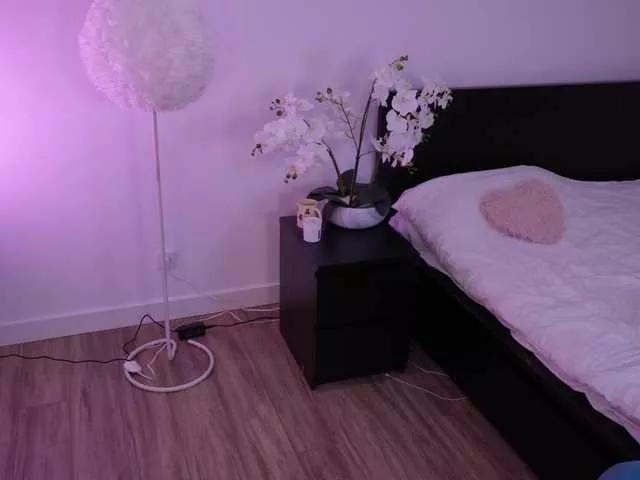 Freechat LilyColins on BongaCams