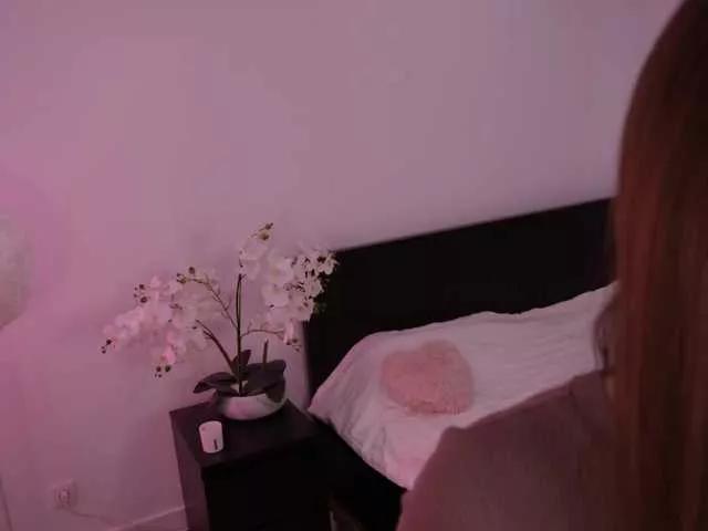 Freechat LilyColins on BongaCams