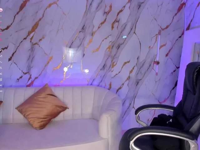 LizzHamilton on BongaCams 