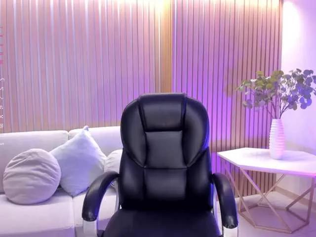 LizzHamilton on BongaCams 