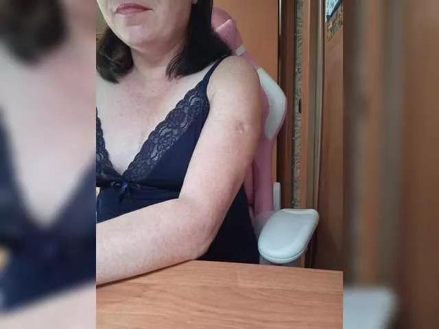 Lola18111 on BongaCams 