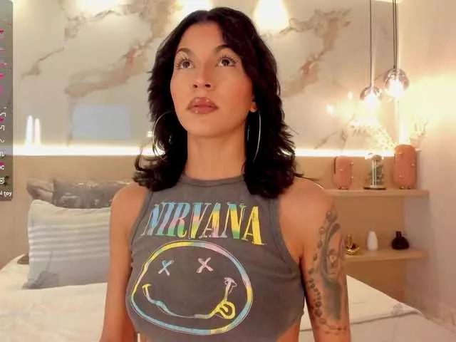 LunaRuso on BongaCams
