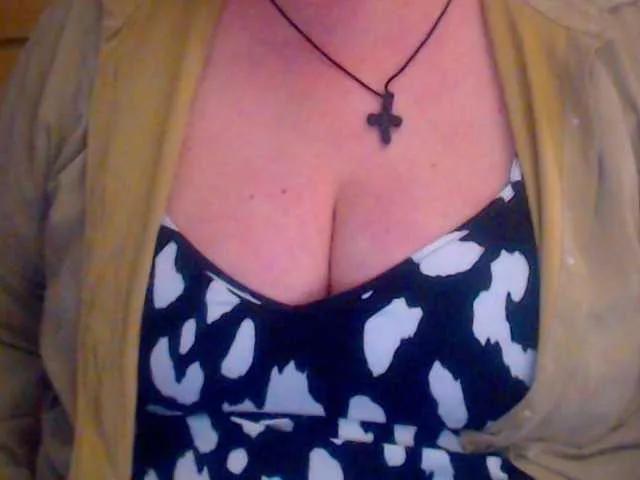 Freechat mayalove4u on BongaCams