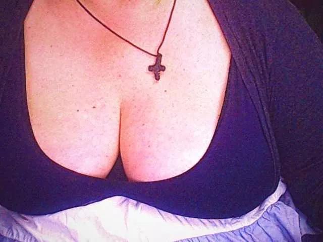 Freechat mayalove4u on BongaCams