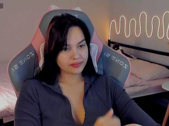 Mia-mit on BongaCams