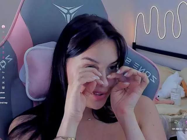 Mia-mit on BongaCams