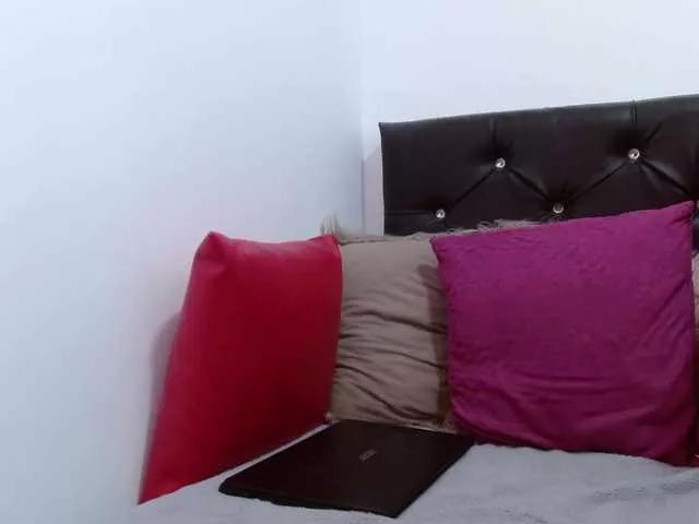 MiaaDavis on BongaCams 