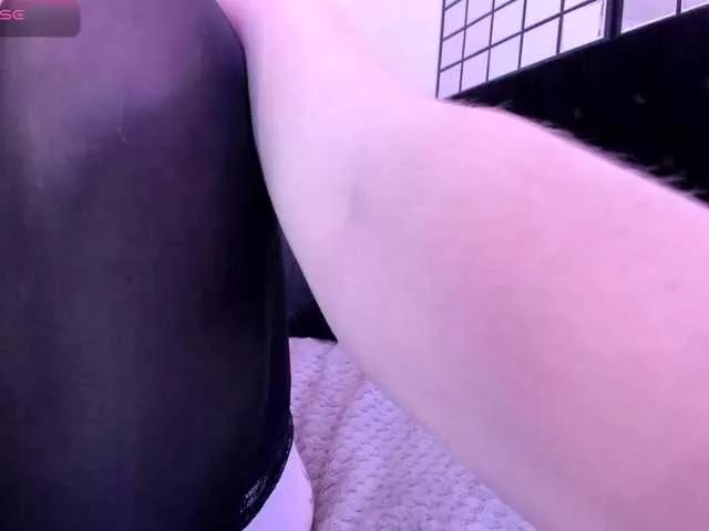 Midnightrose11 on BongaCams 