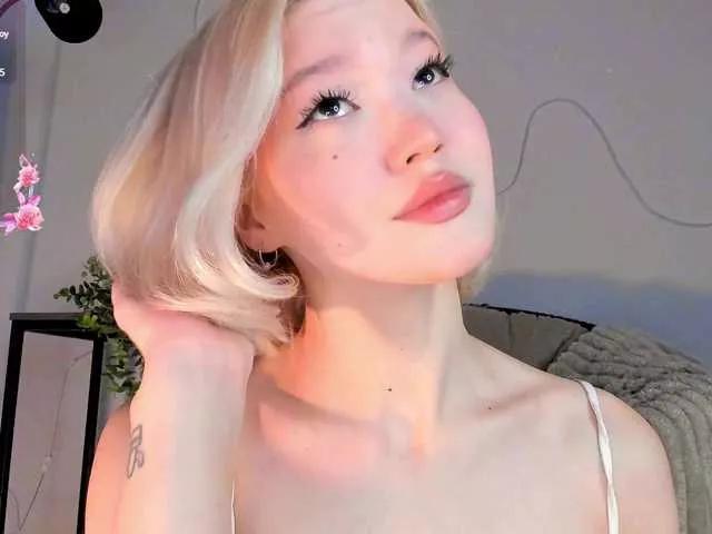 Freechat milli-sunrise on BongaCams