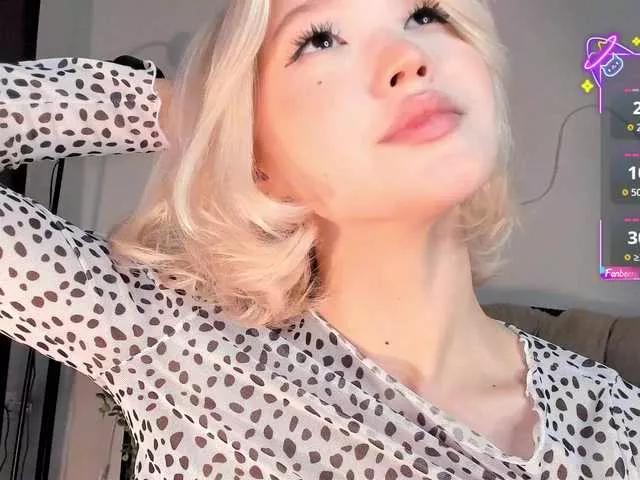 Freechat milli-sunrise on BongaCams