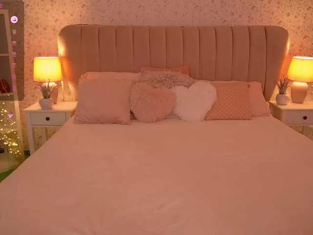 MirandaHobbs on BongaCams