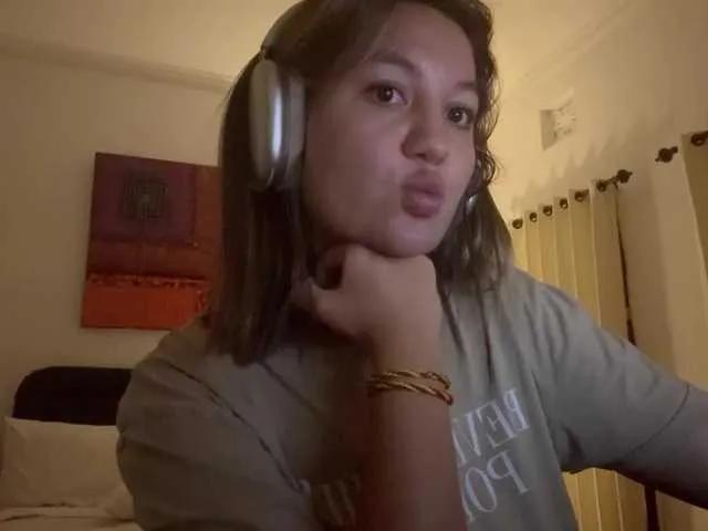 Nelly-Fischer — Freechat on BongaCams