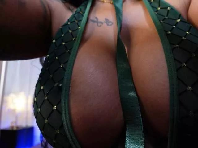 Oddetteblackk1 on BongaCams 