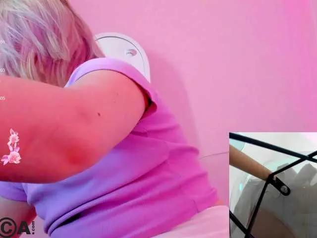 Sara-Moor — I'm turned on by hands, interesting fantasies and submission