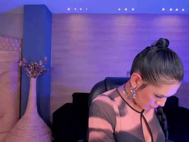 SarahYates on BongaCams 