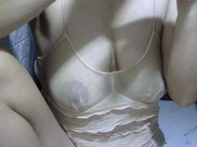 sweetmama17 on BongaCams 