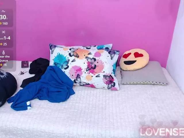 thickebonyass on BongaCams 