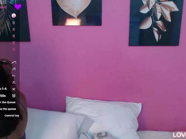 thickebonyass on BongaCams 