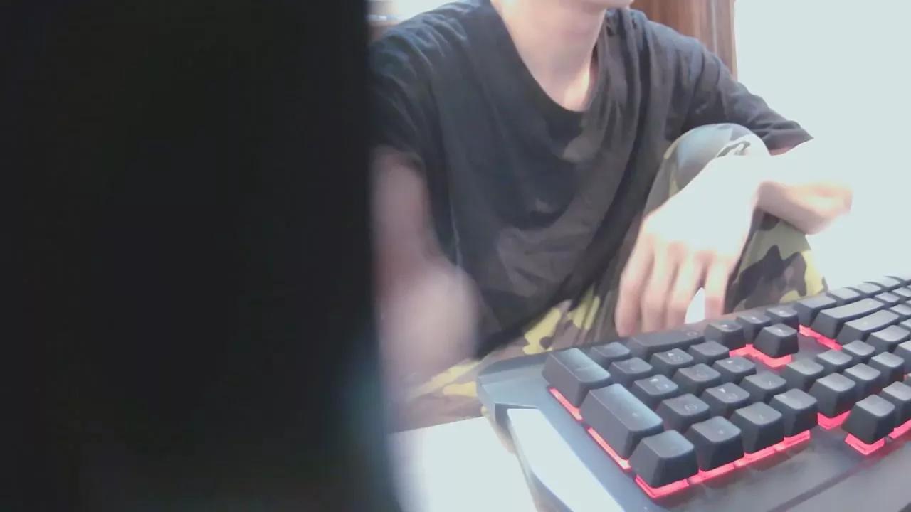 a33105432 on Cam4 