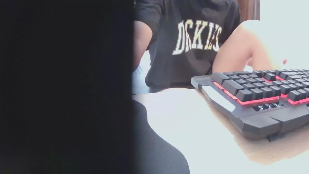 a33105432 on Cam4 
