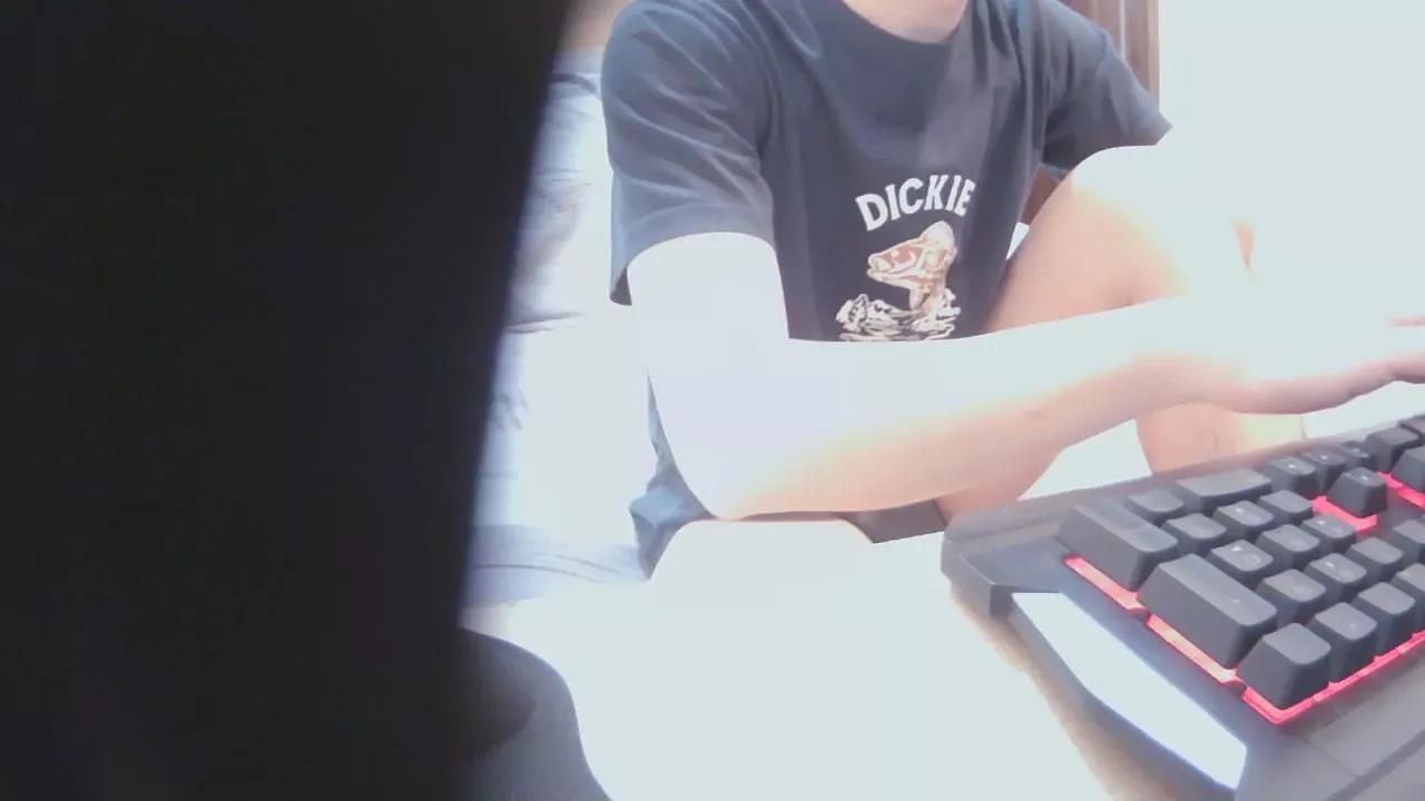 a33105432 on Cam4 