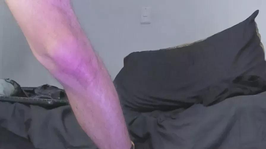 aaronbigdickxxx on Cam4 