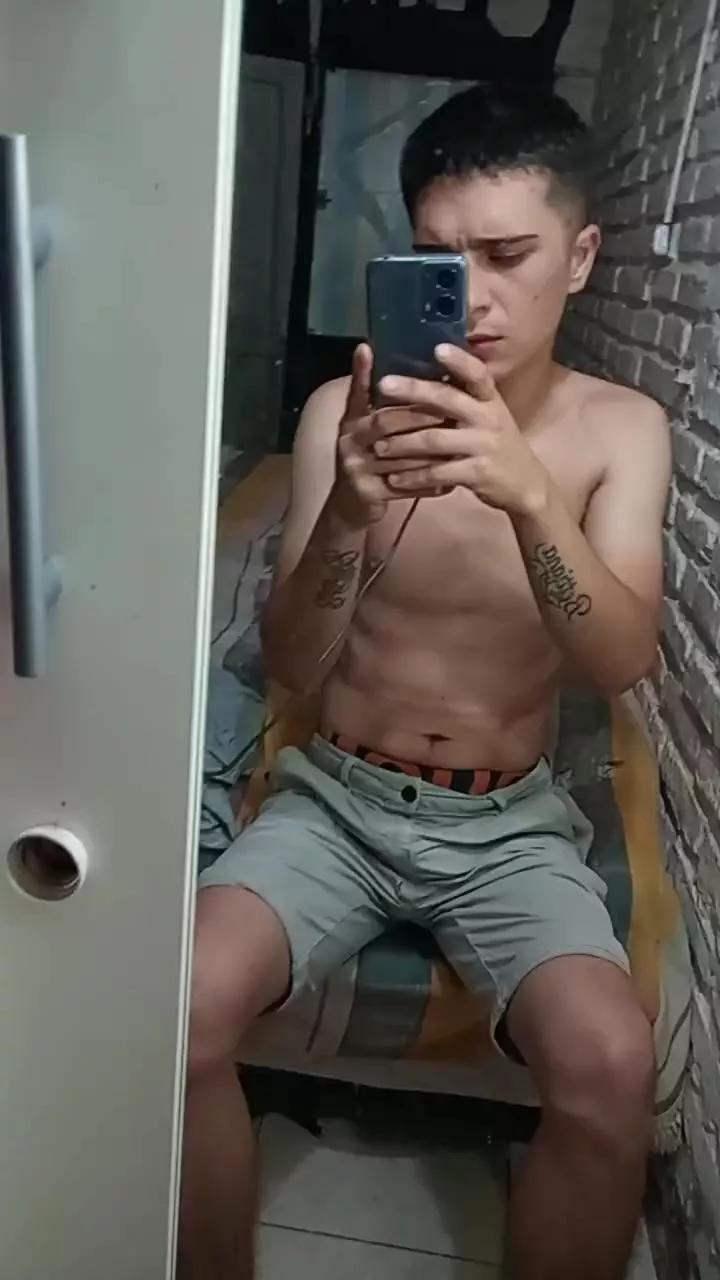 agustin512 on Cam4 