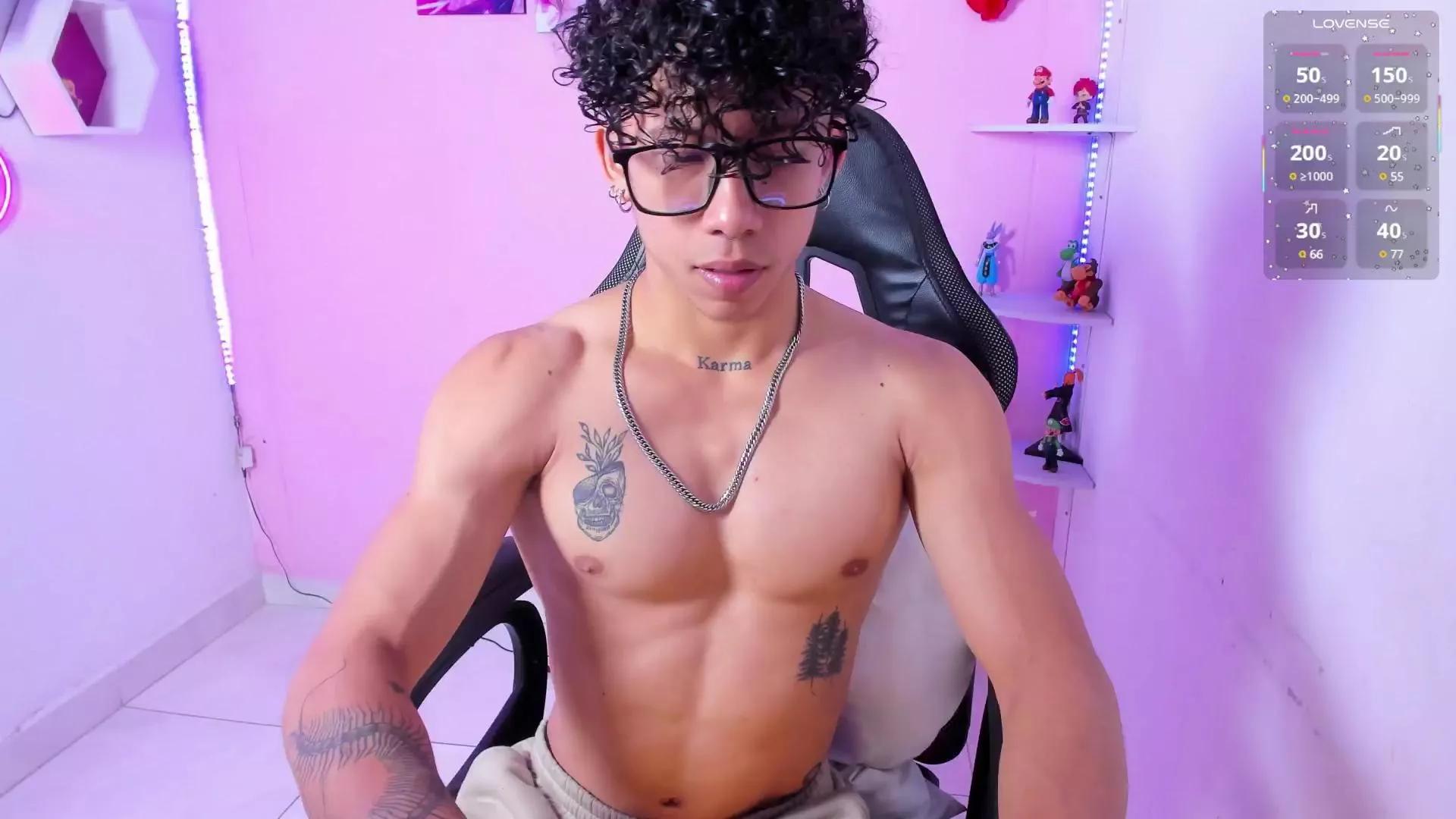 Akaza_ on Cam4 