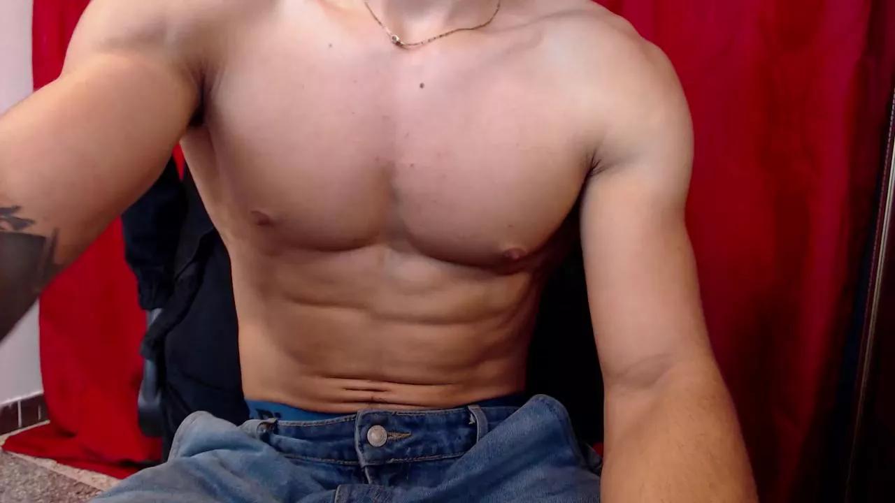 Albert_Bernal69 on Cam4 