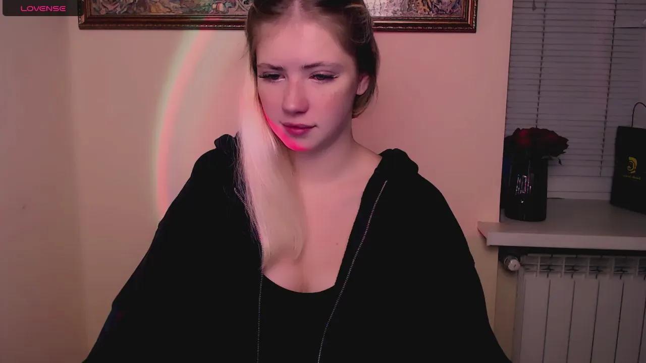 AliceMeaww_ —  #smoke #armpits #masturbation #schoolgirl #bigass #C2C #striptease