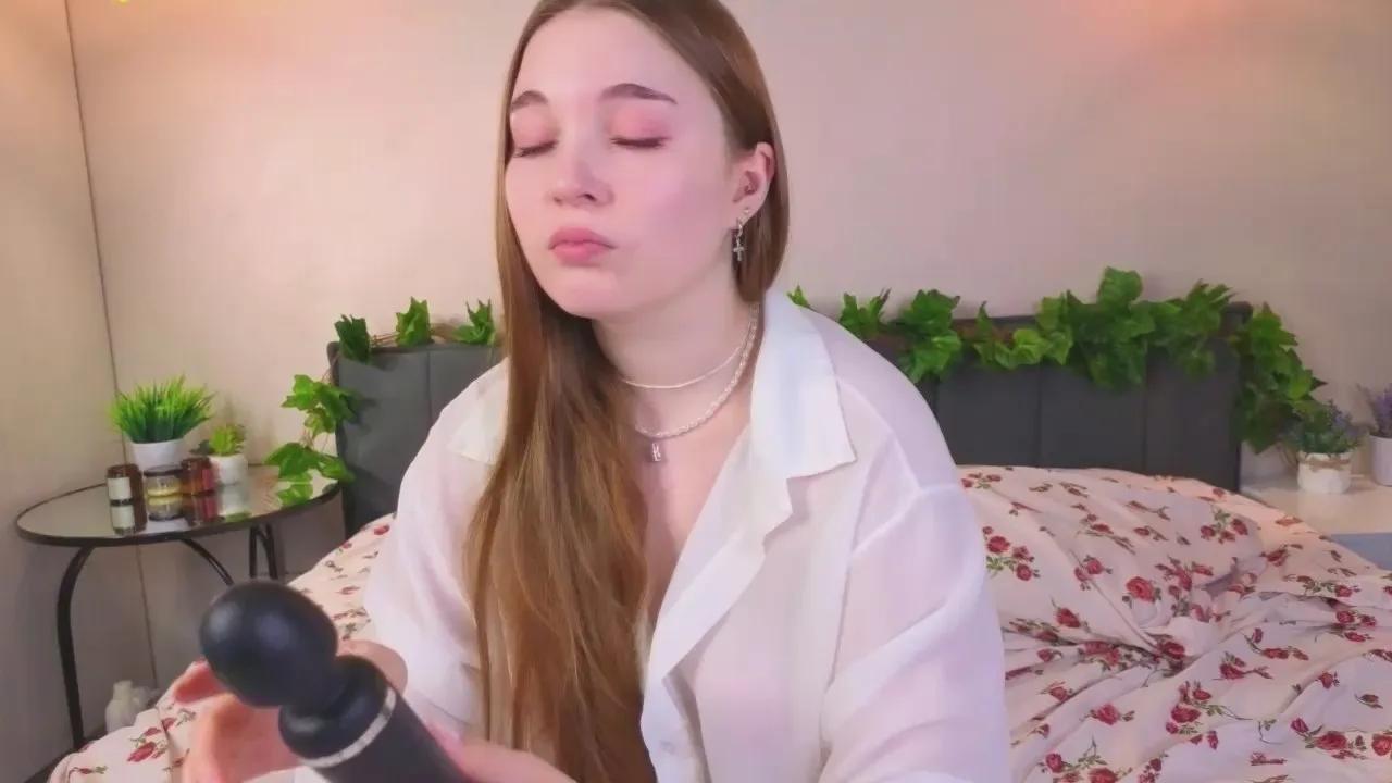 AlodieFitt —  #masturbation #bdsm #blowjob #femdom #strapon #C2C #analtoys