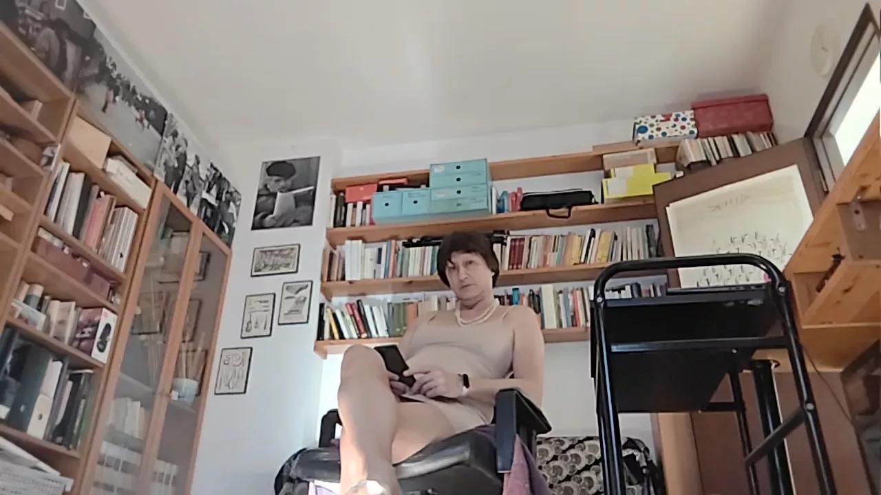 anatrav72 on Cam4 