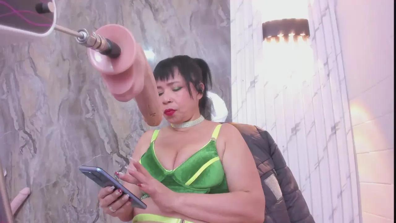 annie_wigg —  #cute #pee #deepthroat #squirt #smoke #blowjob #pornstar