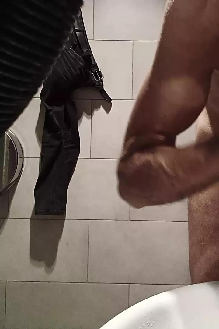 apem22 on Cam4 